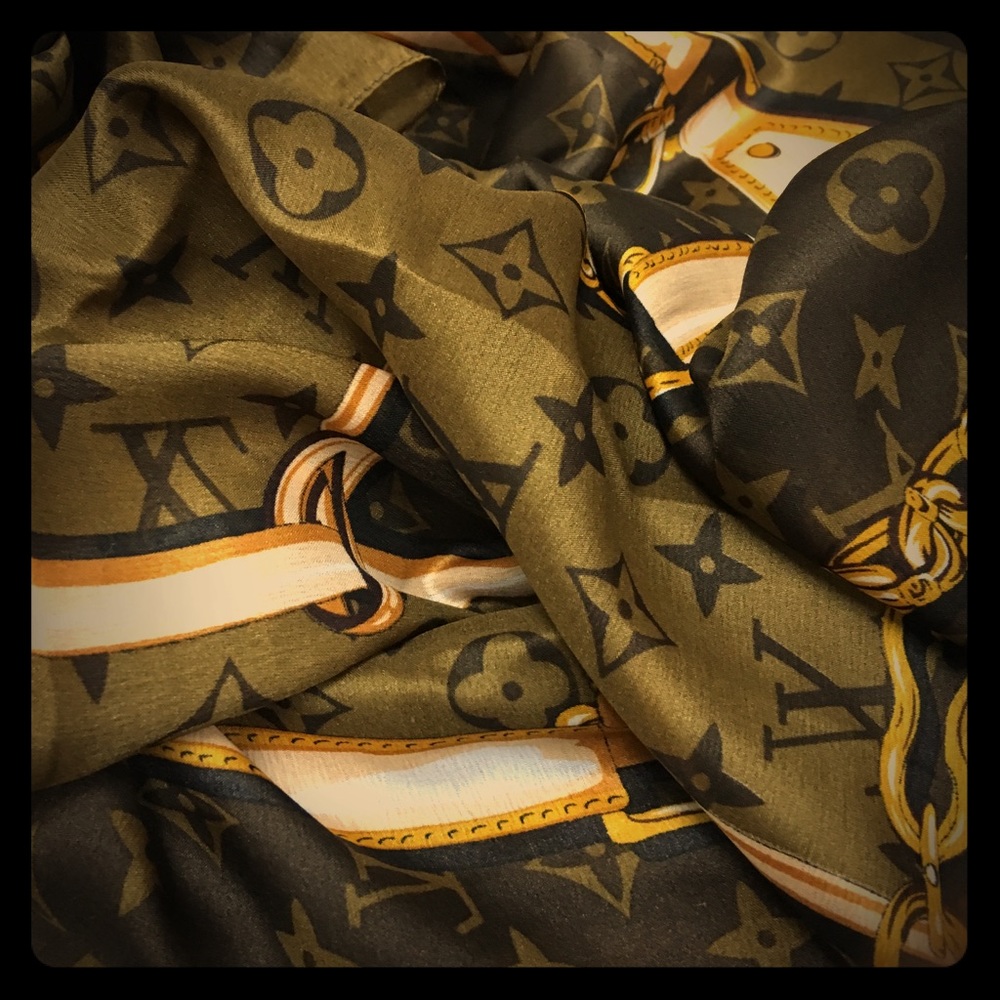 New Louis Vuitton silk scarf